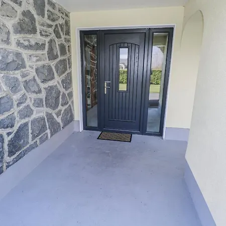 Castle View * Oughterard
